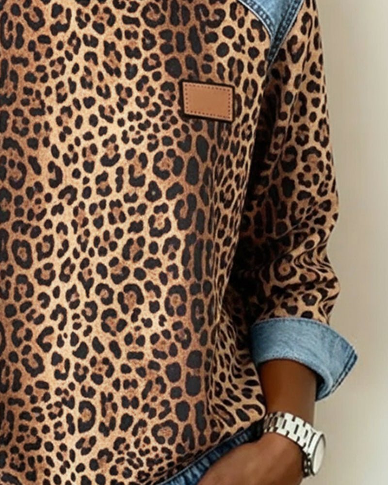 Comfortable women's leopard print crew neck knit sweater with long sleeves, a chic pullover for fall fashion.