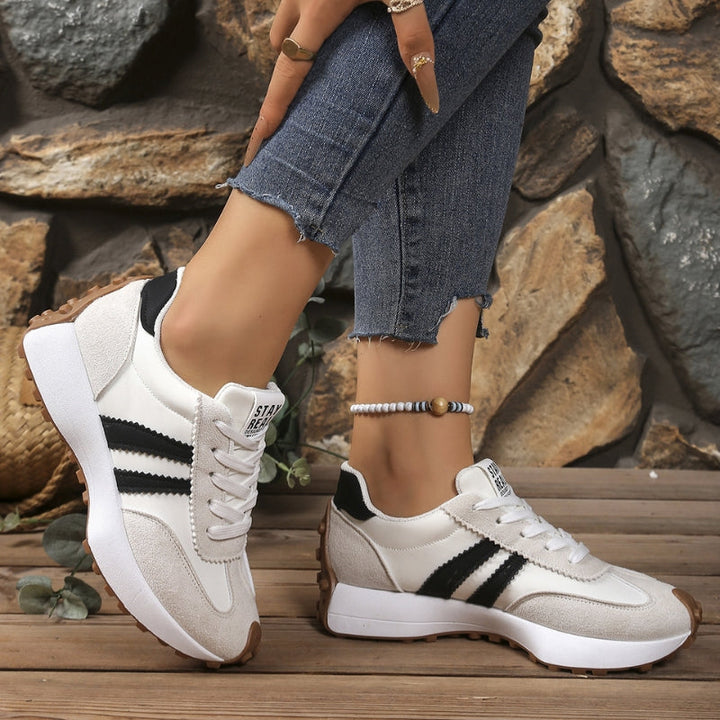 Supportive women's orthopedic platform sneakers, chunky sole, lace-up, retro style for all-day comfort.