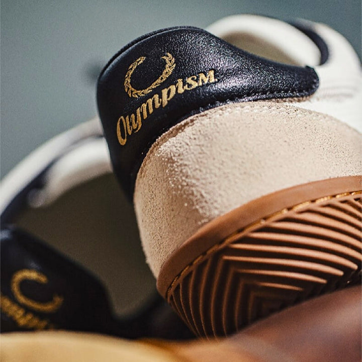 Men's retro comfort sneakers, classic orthopedic design for everyday wear, featuring a supportive sole.