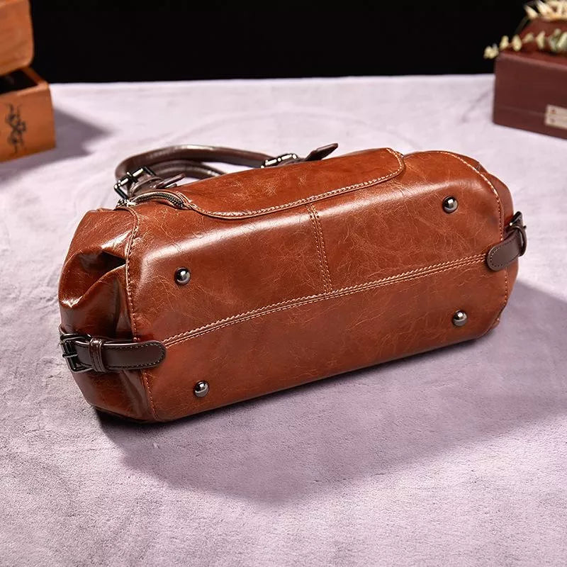 Elegant women's premium leather shoulder bag, a fashionable accessory for modern women. Durable & chic.