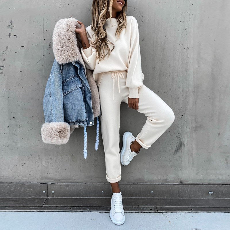 Women's comfortable high collar lounge set, 2-piece with elastic waist pants for everyday casual wear.
