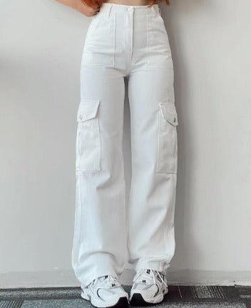 Trendy women's jeans, combining cargo style with practical utility pockets for active fashion.