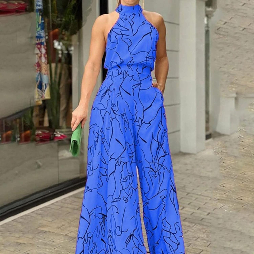 Chic women's sleeveless jumpsuit, belted at the waist, with a comfortable and fashionable wide-leg.