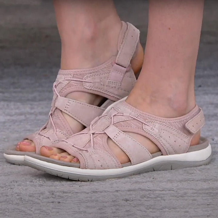 Sporty women's sandals: adjustable, comfortable, and perfect for walking or casual wear.