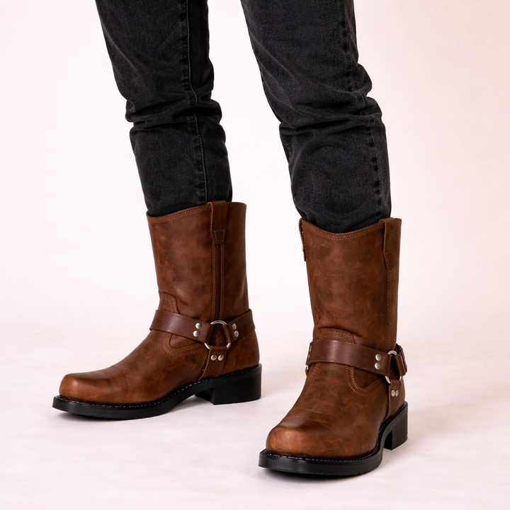 Women's vintage western cowboy boots in classic style, perfect for everyday fashion and comfort.