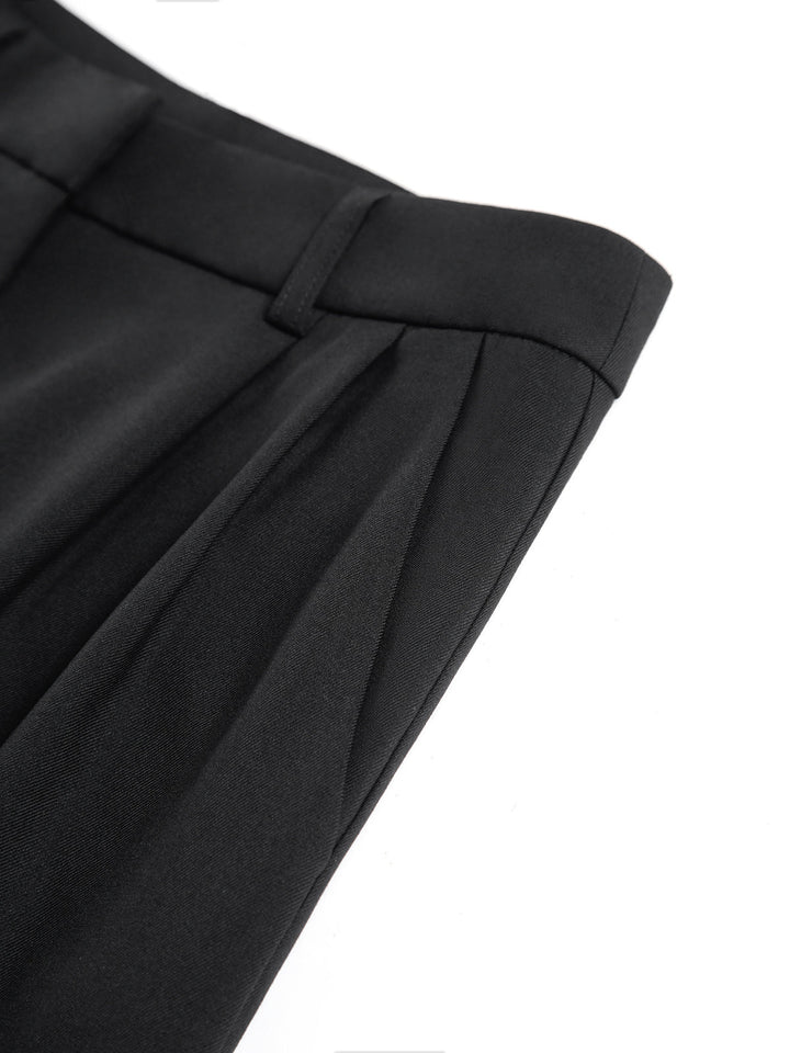 Women's elegant wide-leg trousers, high-waist, flowy design for a comfortable, fashionable look.