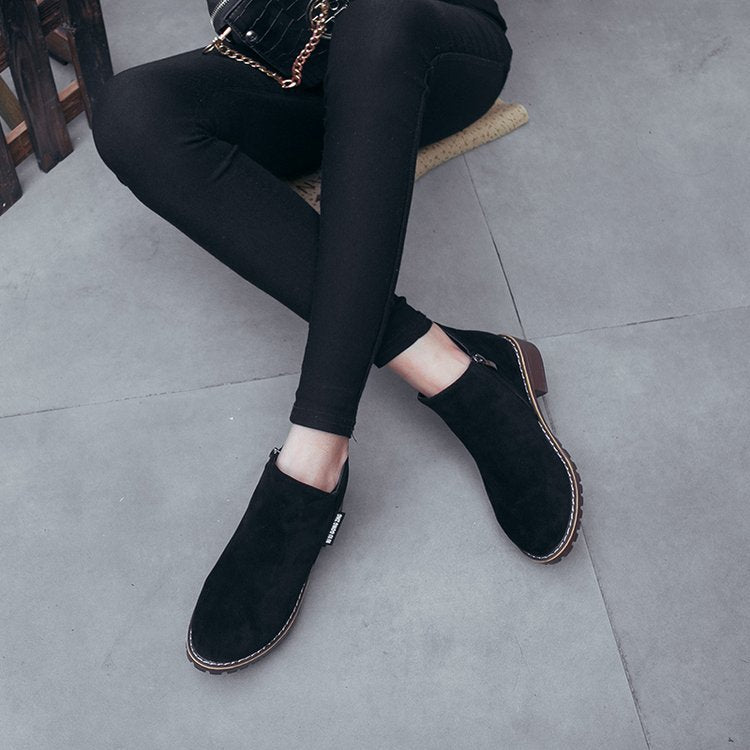 Versatile women's block heel ankle boots, a modern choice for any occasion.