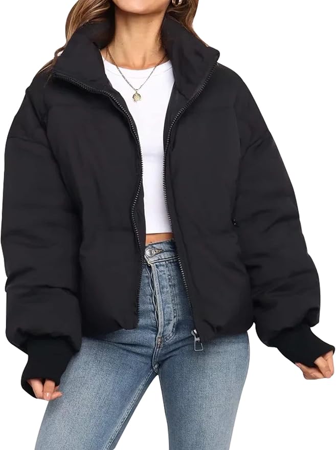 High-quality women's quilted puffer jacket, designed for ultimate winter comfort.