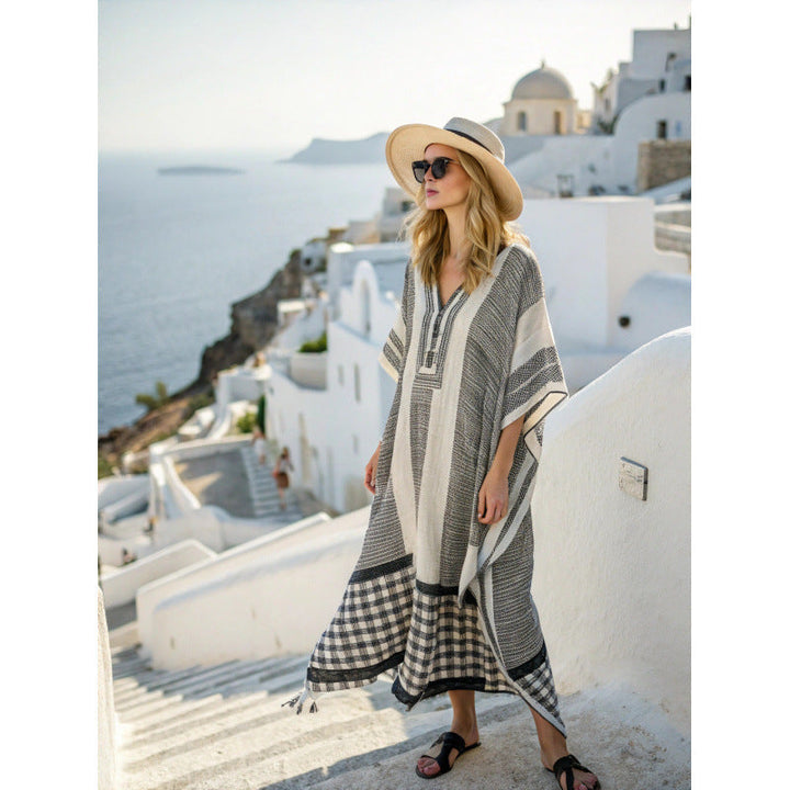 Vacation outfit maxi dress, women's boho chic style with a relaxed silhouette.