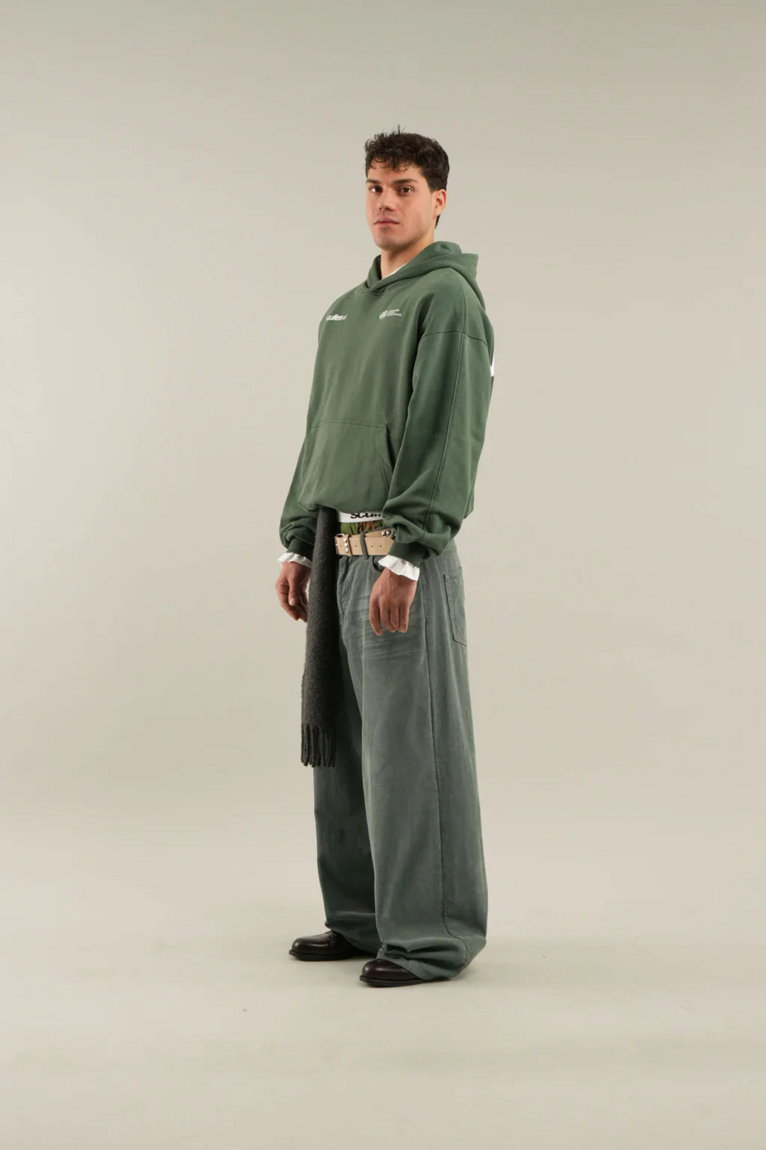 Comfortable all-season unisex hoodie, ideal for everyday style.