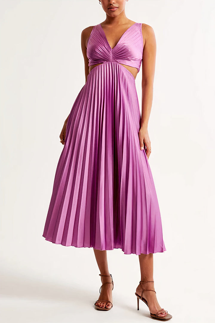 Fashionable women's pleated maxi dress, an elegant long gown for party wear and special events.