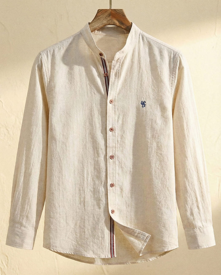 Comfortable men's breathable everyday shirt with a modern fit, ideal for year-round wear.