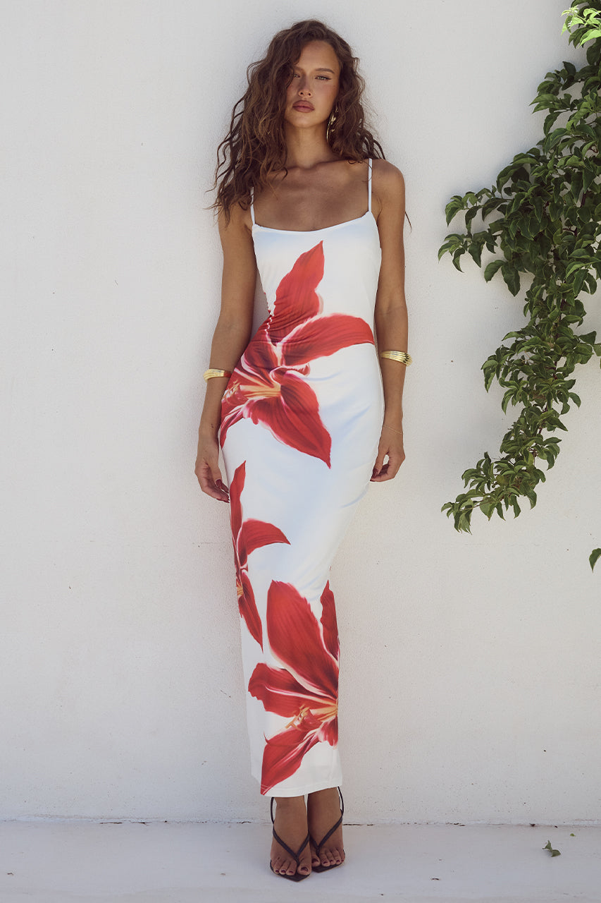 Chic women's sleeveless flower print midi dress, slim fit for a date night.