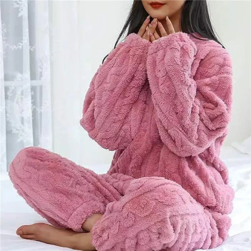 Stylish women's sleepwear: a soft two-piece pajama set designed for comfort and relaxing evenings.