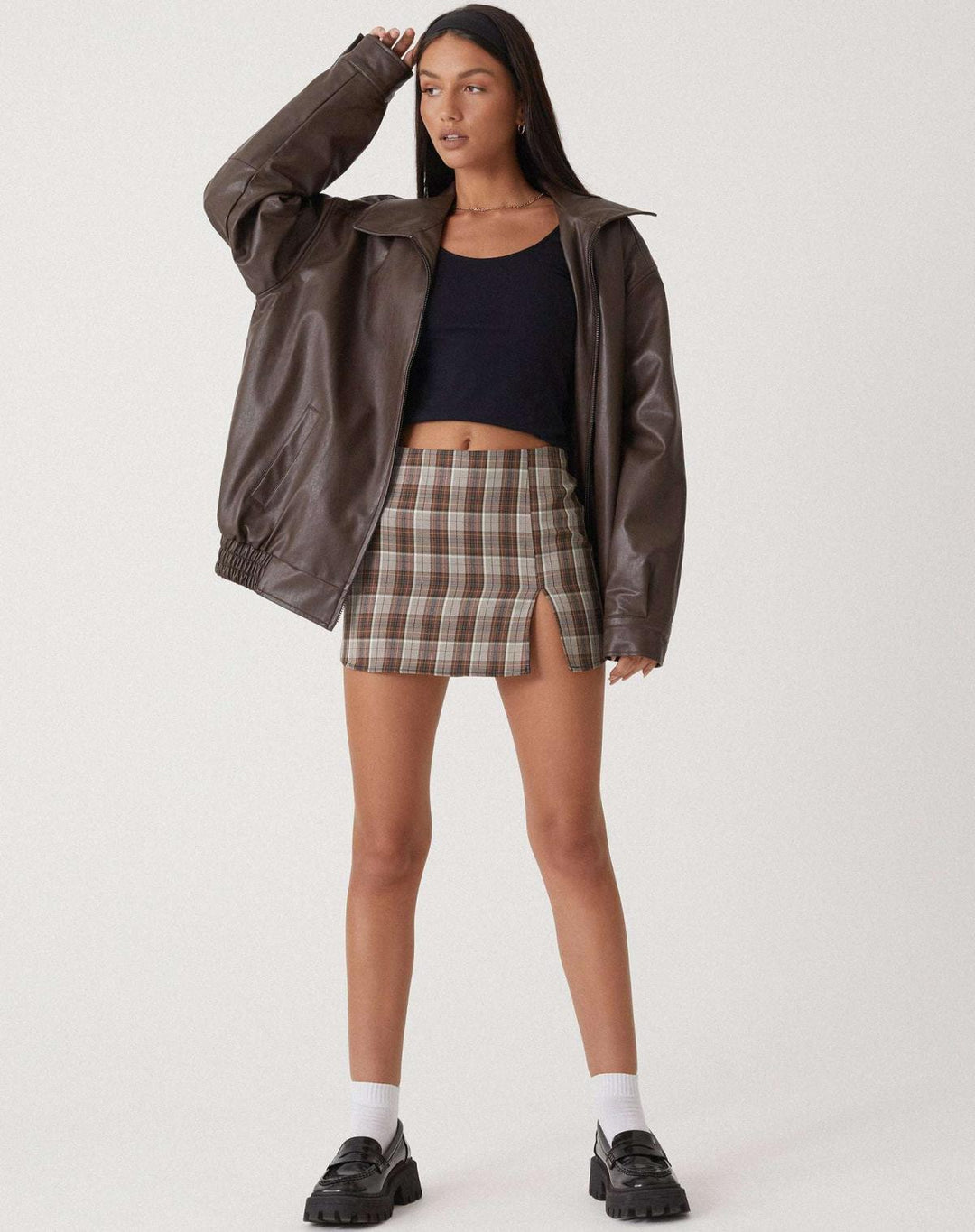 Trendy women's oversized leather-look jacket. Modern design for effortless style and chic outerwear.