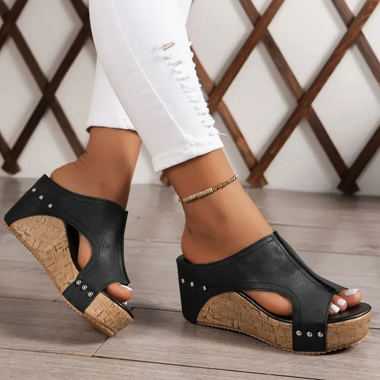 Comfortable women's walking sandals, open-toe wedge design with excellent arch support.