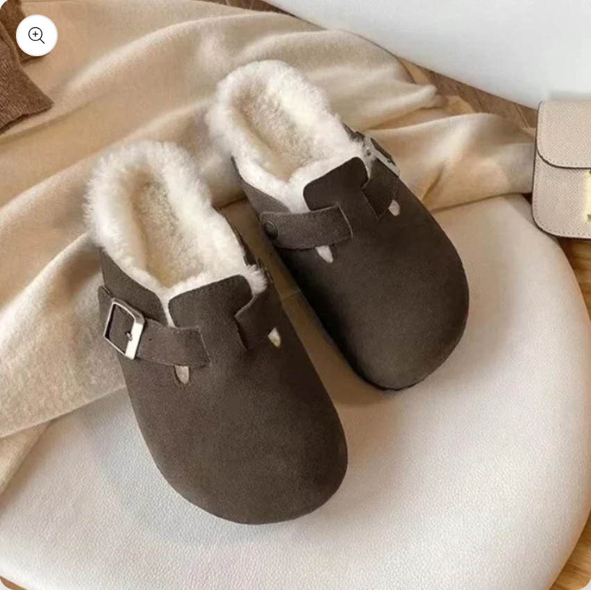 Comfortable unisex slip-on sandals, perfect walking clogs for everyday wear.
