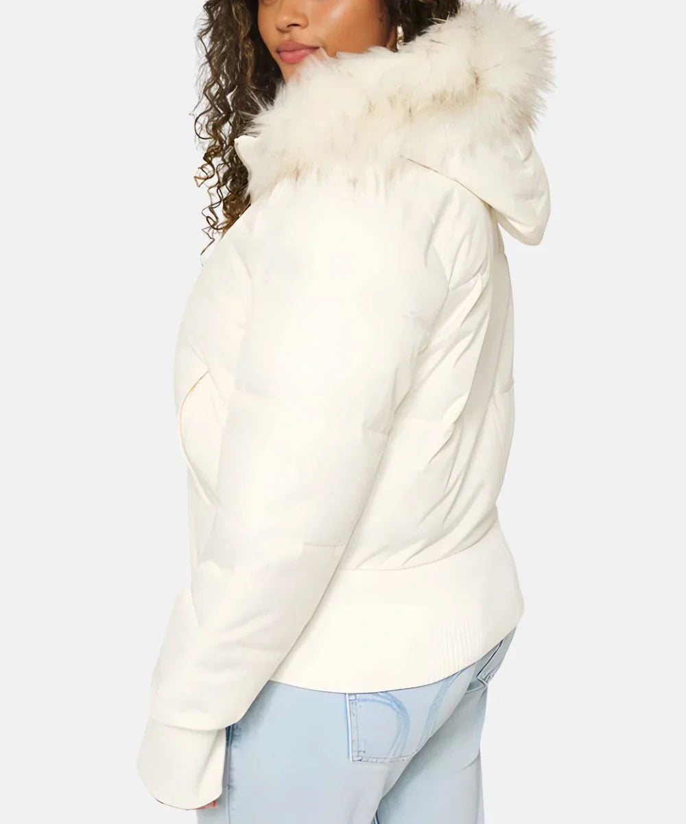 Warm women's quilted jacket for winter, featuring a chic faux fur hood.