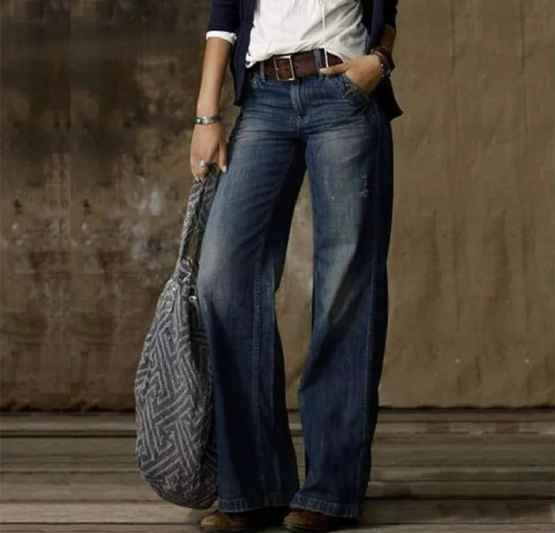 Stylish women's high-rise vintage denim jeans, designed for a flattering fit, classic casual wear, and retro chic appeal.