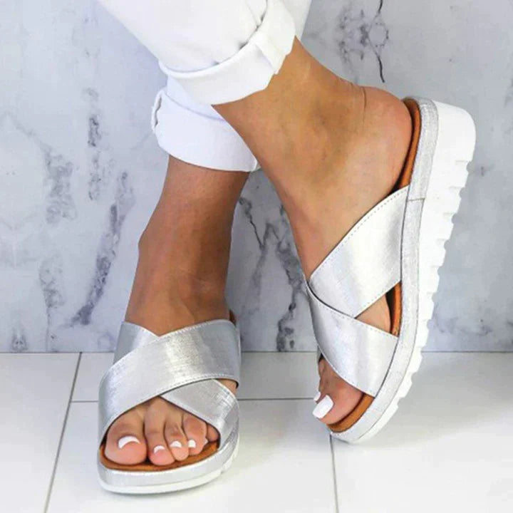 Orthopedic comfort sandals for women, offering arch support & foot pain relief. Ideal for casual summer style.