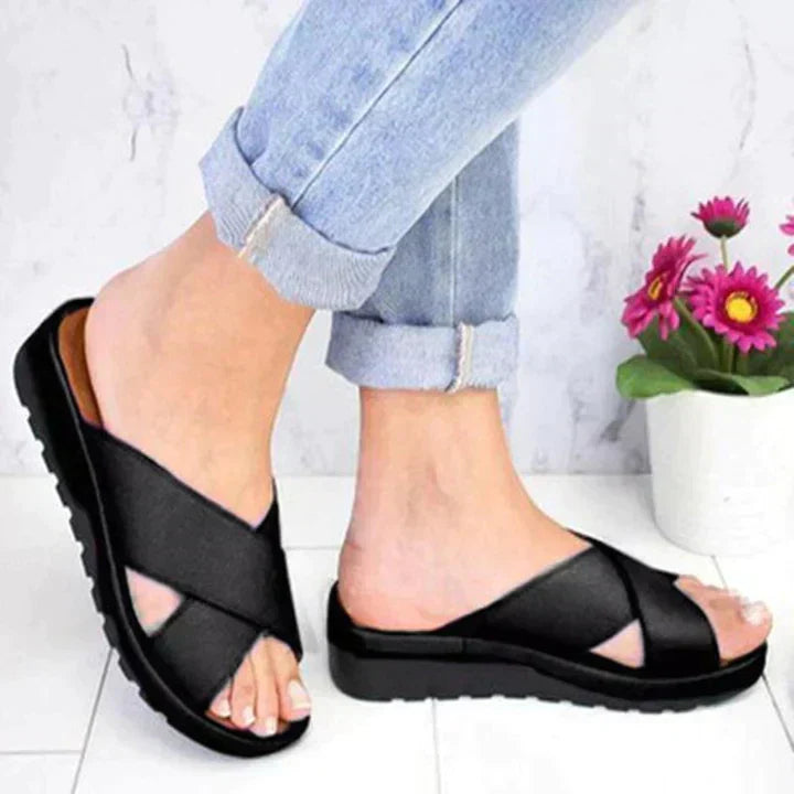 Stylish women's slip-on orthopedic sandals with cushioned comfort & arch support for summer fashion.