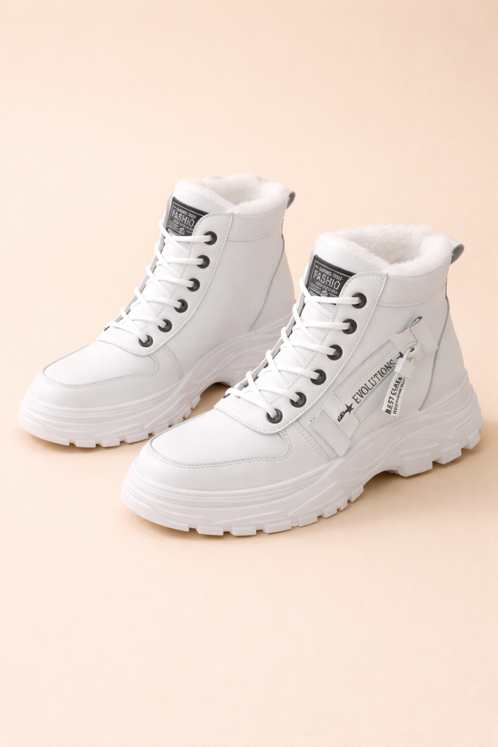 Durable women's waterproof snow boots with slip-resistant sole, ideal for outdoor winter adventures.