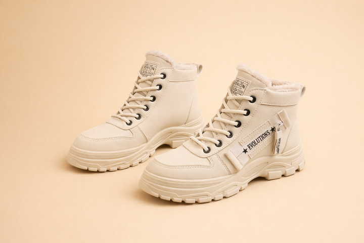 Women's waterproof winter boots with cozy warm lining, perfect for snow & cold weather comfort.