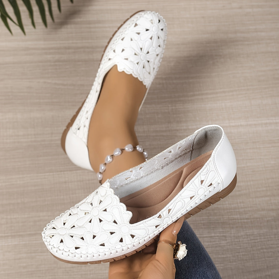 Elegant women's casual shoes for all-day comfort. Perfect for daily wear and chic style.