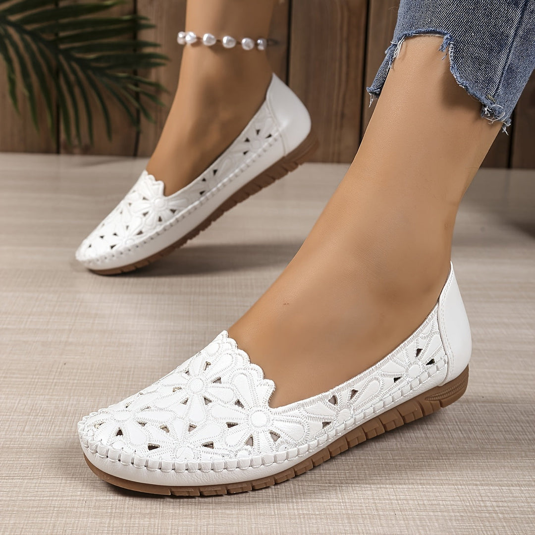 Chic women's fashion shoes for casual wear. Elegant design & supreme comfort make them perfect for all-day.