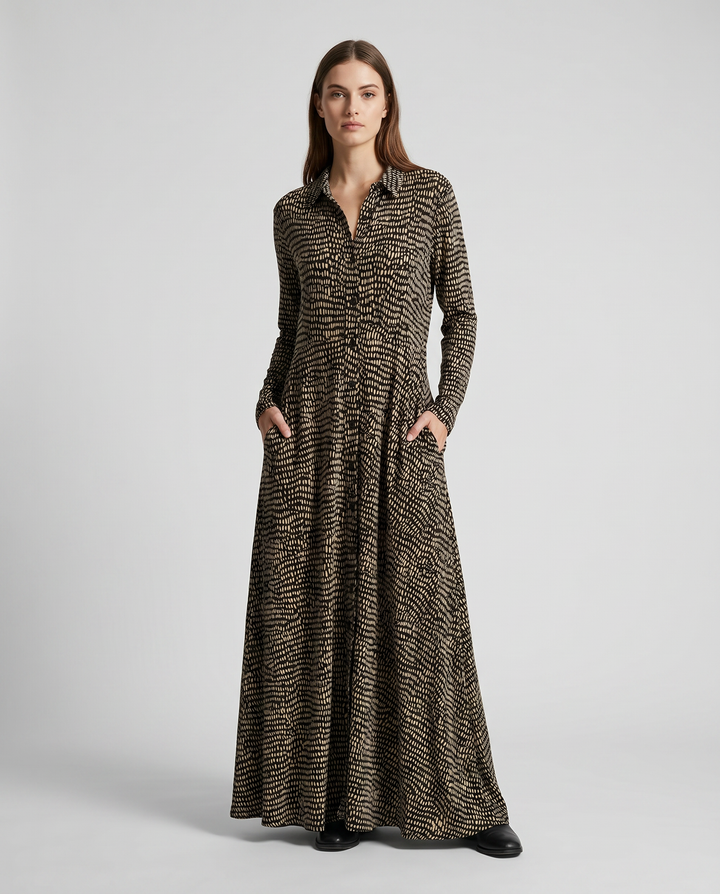 Comfortable women's relaxed fit V-neck maxi dress, designed for easy movement & versatile summer fashion.