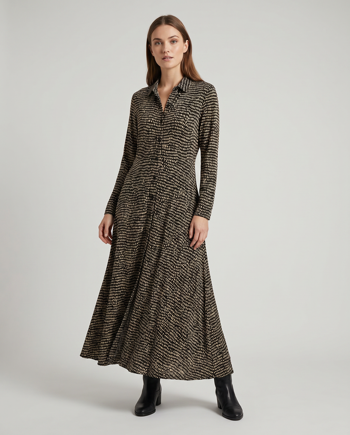 Stylish women's V-neck maxi dress, relaxed fit, ideal for casual wear, summer outings, or versatile fashion.