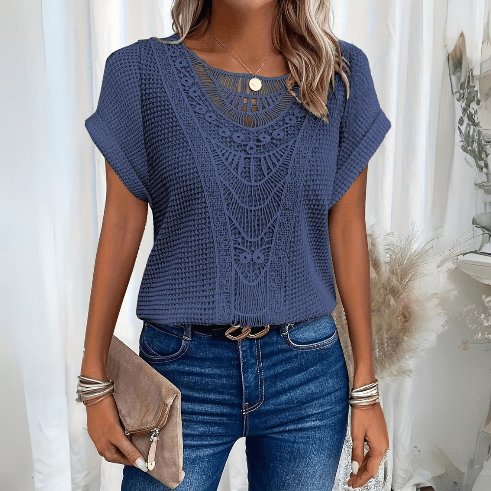 Timeless women's vintage lace detail blouse, ideal for sophisticated and chic outfits.
