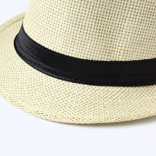 Lightweight unisex sun hat, essential headwear for a stylish and classic summer.