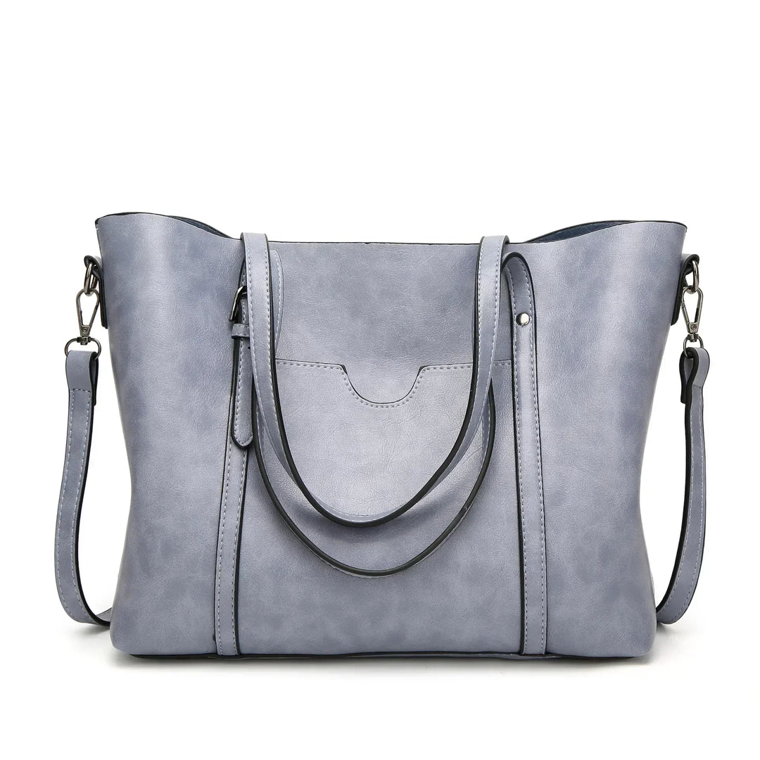 Elegant women's luxury leather shoulder bag, a stylish and timeless crossbody accessory.