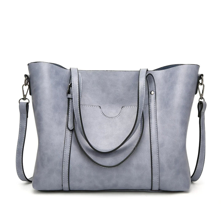 Elegant women's luxury leather shoulder bag, a stylish and timeless crossbody accessory.