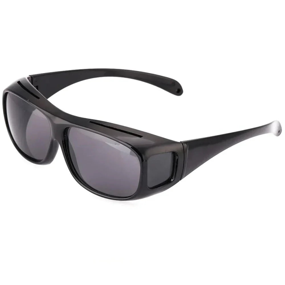 Unisex polarized driving eyewear for superior anti-glare performance & comfort.