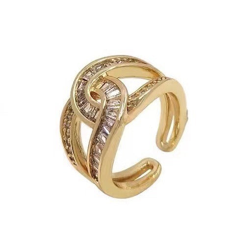 Elegant Knot Ring