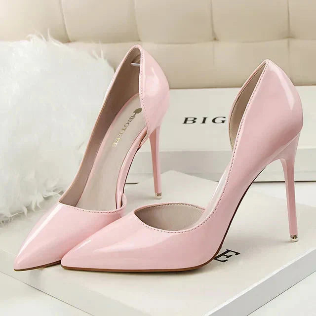 Classic women's pumps, elegant and comfortable with built-in orthopedic features.