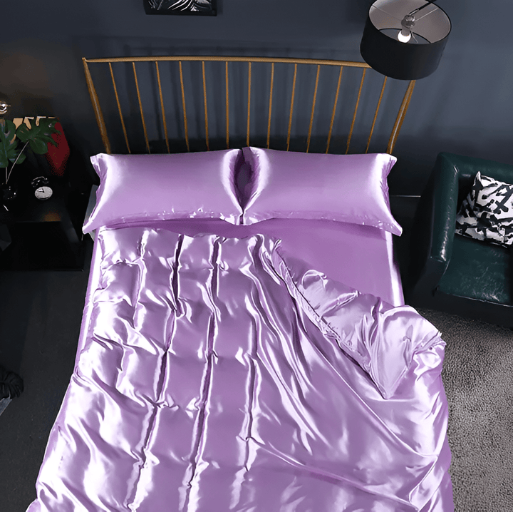 Naturally breathable Mulberry silk bedding. Keeps you cool and comfortable.