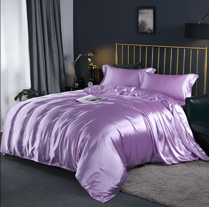 Premium Mulberry silk duvet cover & pillowcases. Experience ultimate softness.