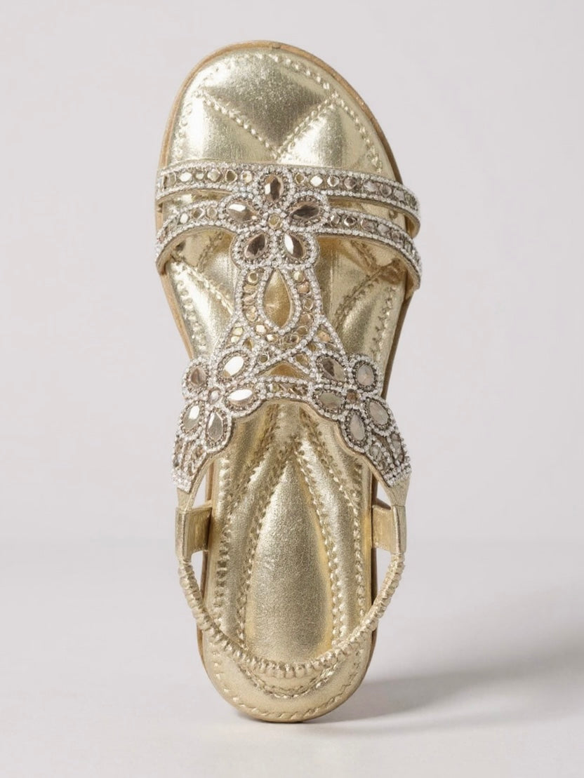Casual yet chic women's summer sandals, sparkling design with plush cushioned support.