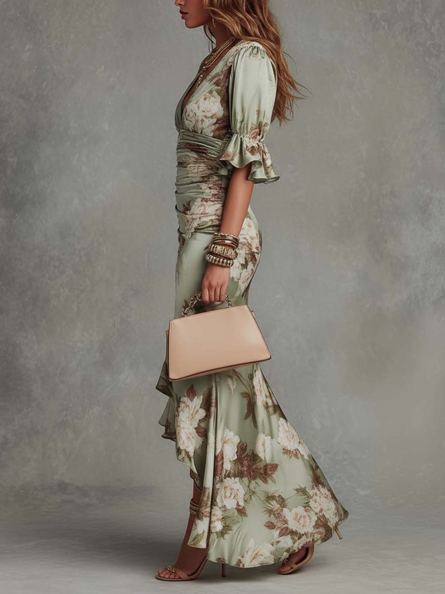 Flowy women's long floral maxi dress, ideal for spring garden parties or vacation wear. Feminine and chic.
