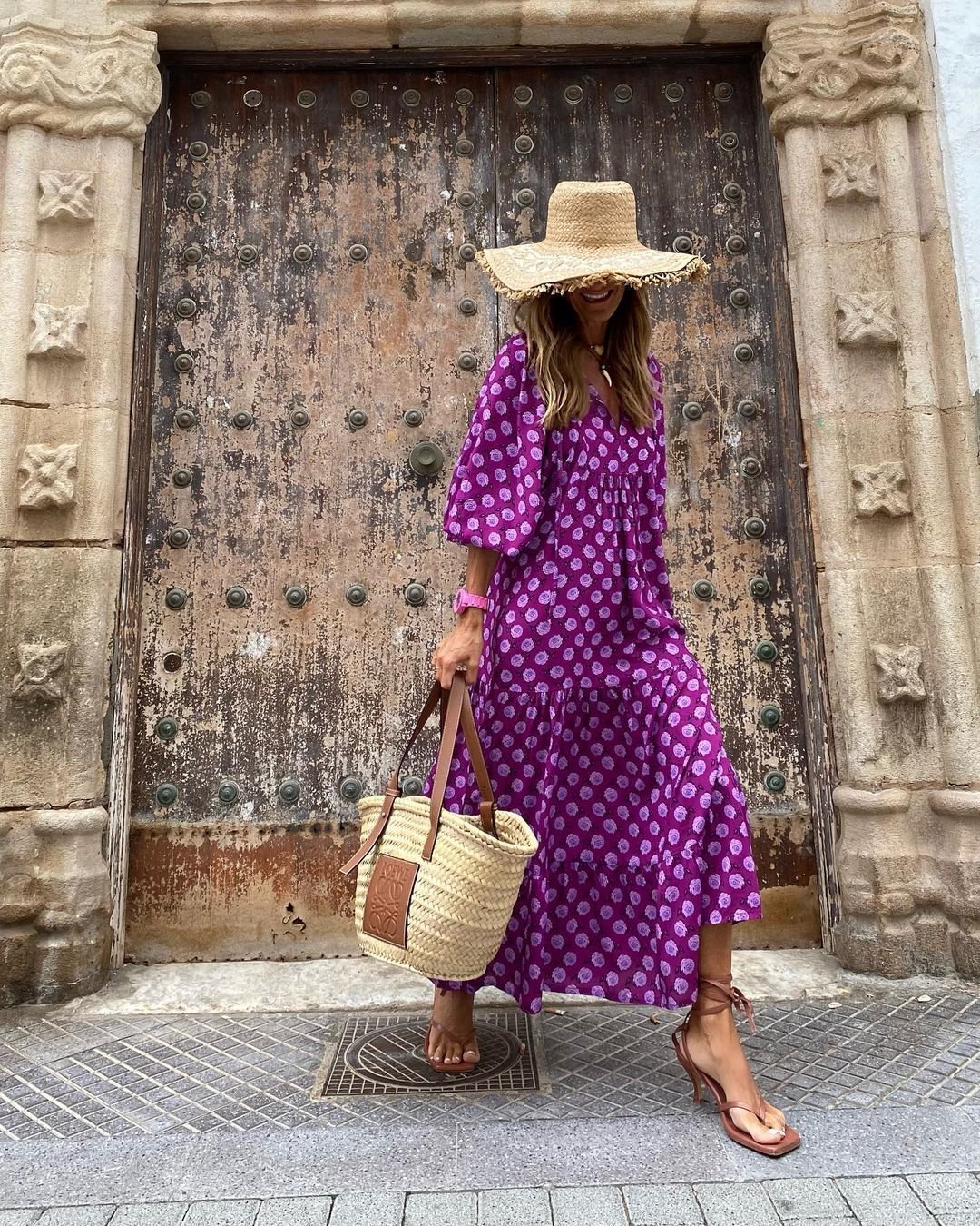 Elegant bohemian party dress for women, long, flowy, and perfect for summer vacations.
