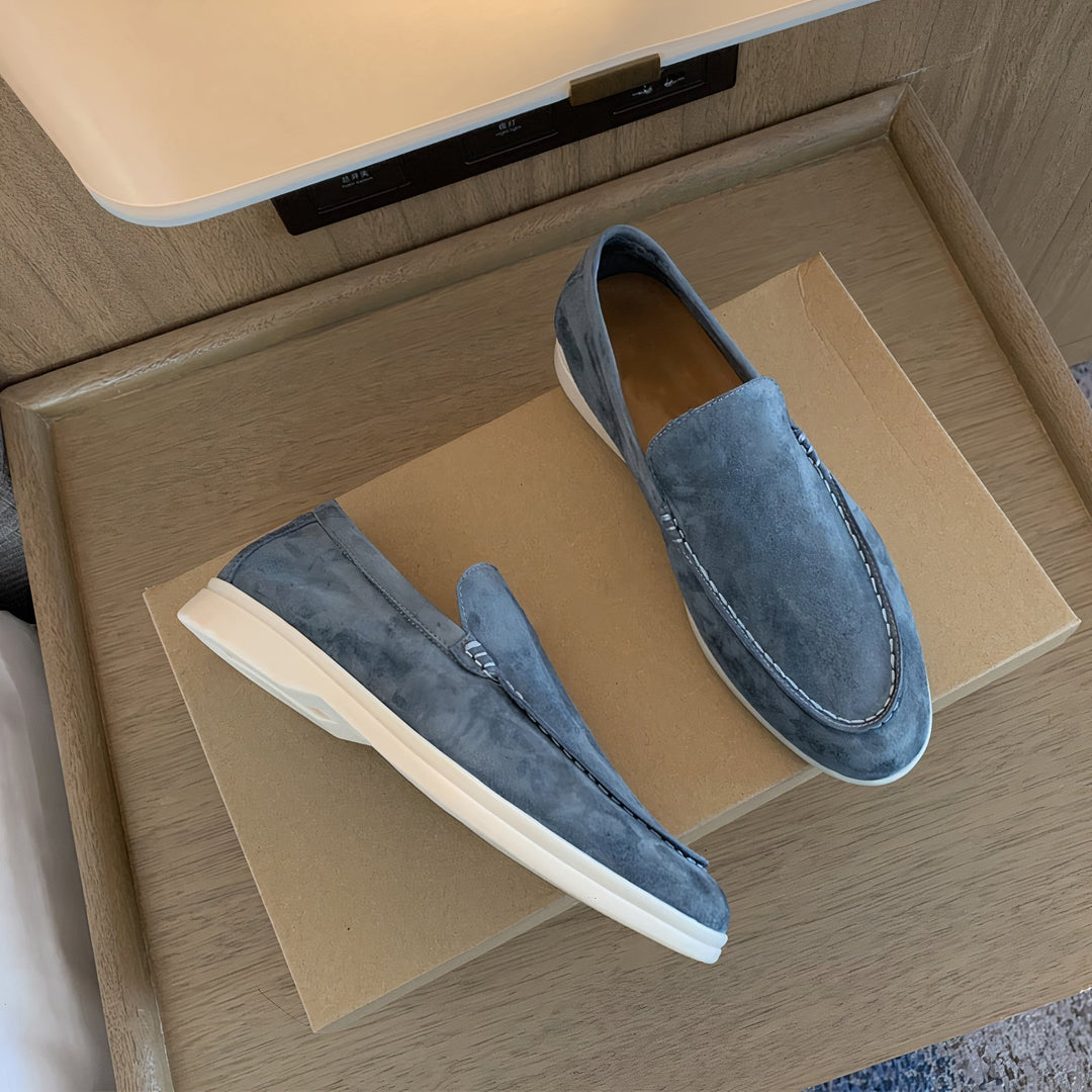 Timeless men's slip-on loafers, offering everyday comfort and classic style for easy, versatile wear.