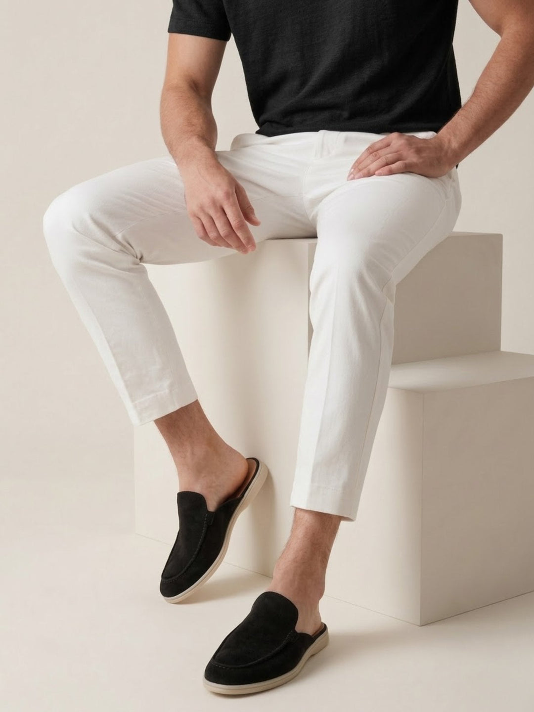 Casual men's slip-on mules, perfect everyday shoes for effortless style.