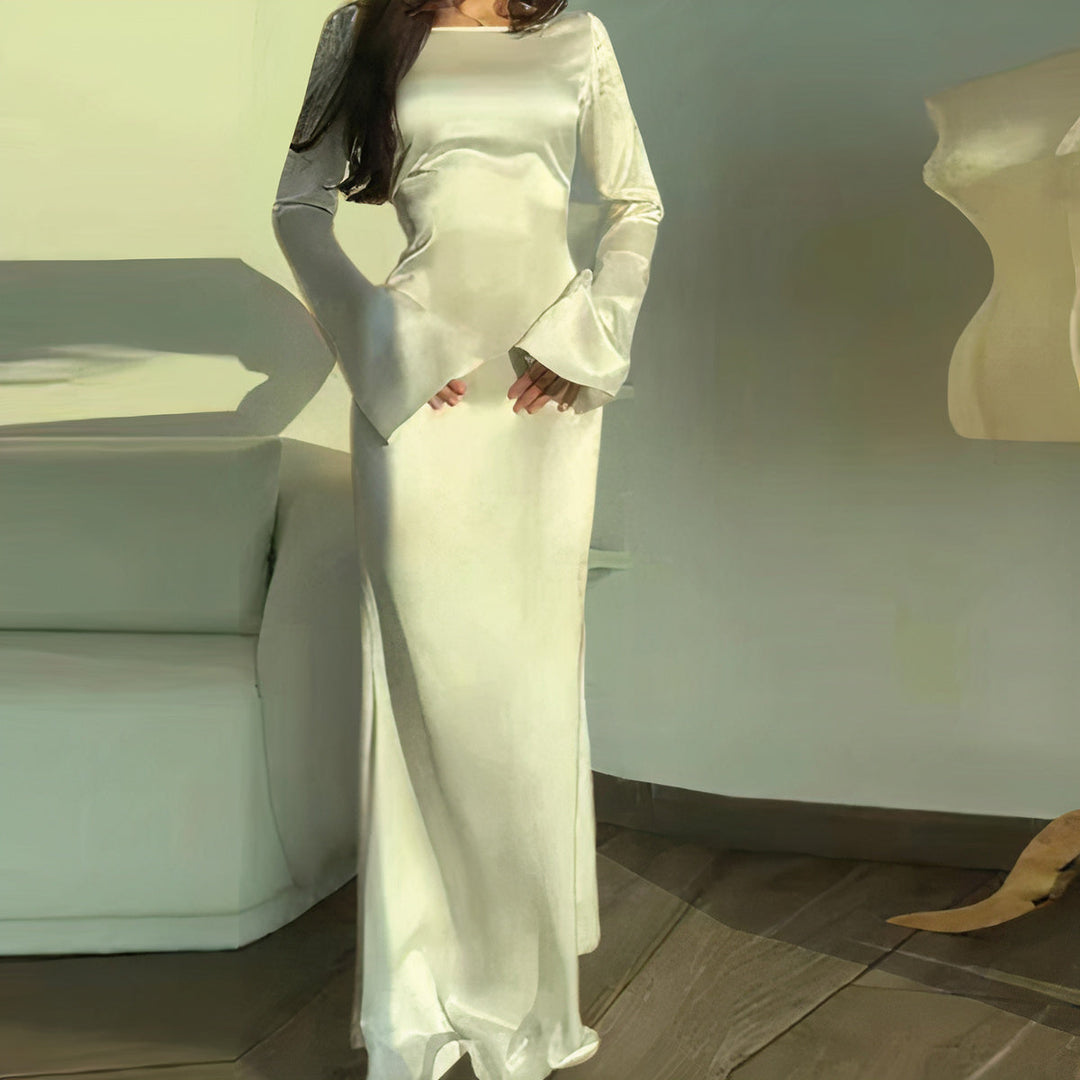 Elegant women's long sleeve maxi dress, perfect for party wear or a chic fall/winter event. Effortless style.
