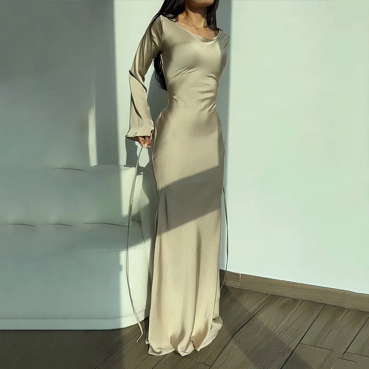 Stylish fall/winter long sleeve maxi dress for women, an elegant and flattering choice for any party or casual occasion.