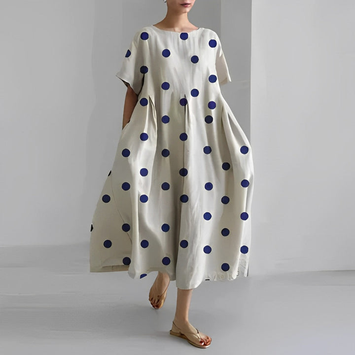 Plus size women's retro big swing maxi dress. Loose fit, vintage inspired for comfortable elegance.