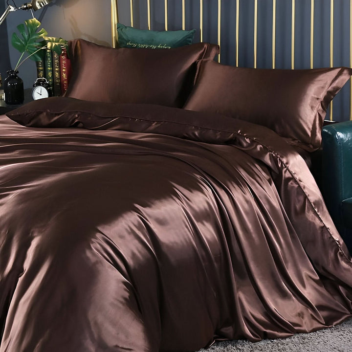 Elegant Mulberry silk bedding set, transforming any bedroom into a sanctuary.