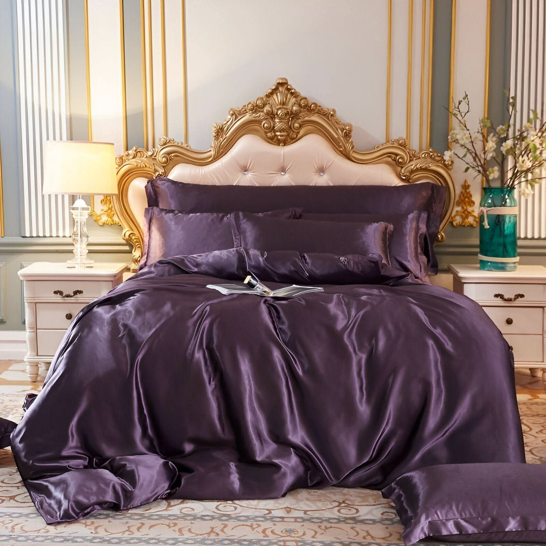 Luxurious Mulberry silk duvet cover, two pillowcases. The epitome of elegance.